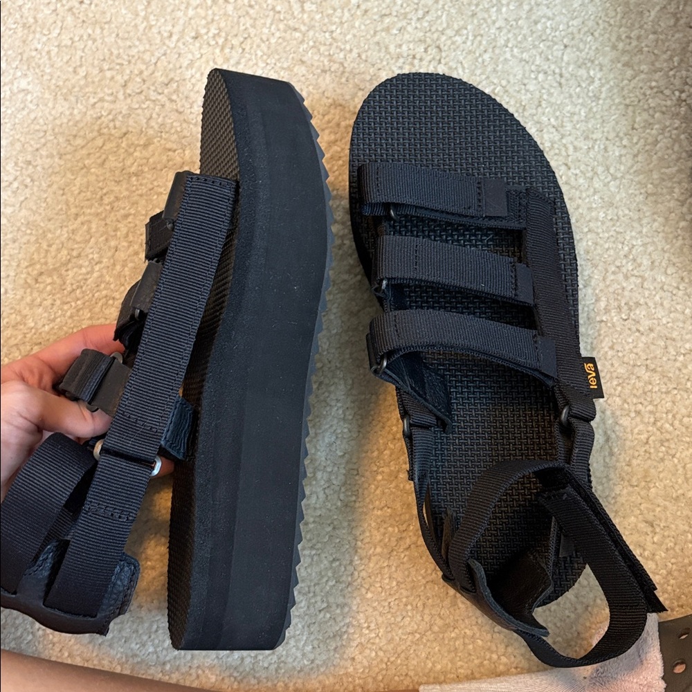 Teva Black Flatform Mevia Platform Gladiator Sandals Women's Sz 10
BRAND NEW ! - Picture 2 of 6